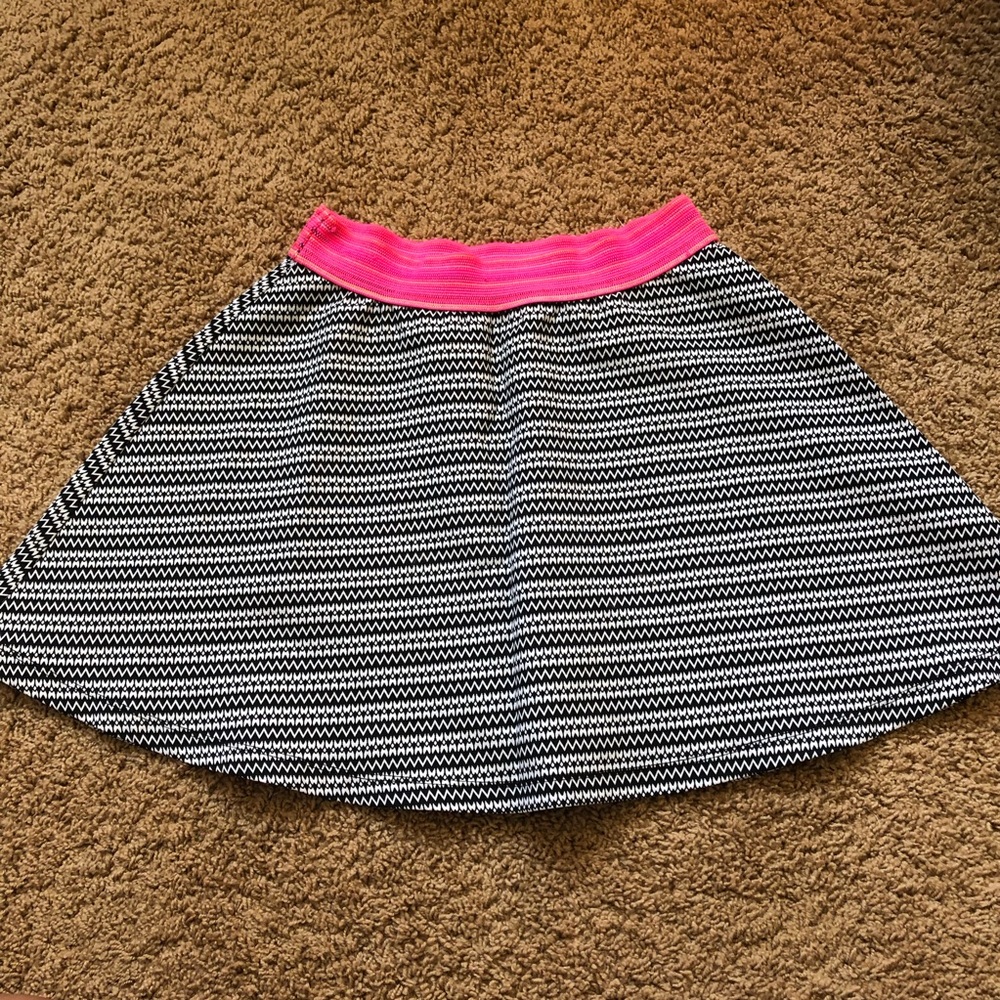 Bethany Mota black and white patterned skirt